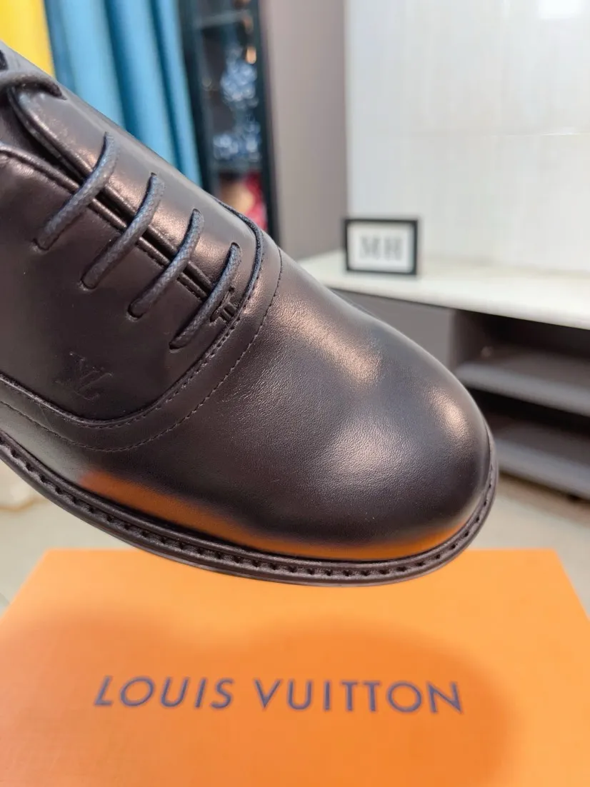 Men's shoes💰 660🌹🌹High version [LV] Louis Vuitton's popular casual leather shoes🎖Fashionable and elegant🎖🎖Material: Original imported open-edge beaded cowhide, washed cowhide leather lining, original open-molded rubber outsole, high-end and classy, ​​elegant quality, instantly transforming into a handsome man when you step on the foot❤❤Standard\nNumber of sizes: 39-44, 38, 45 customized